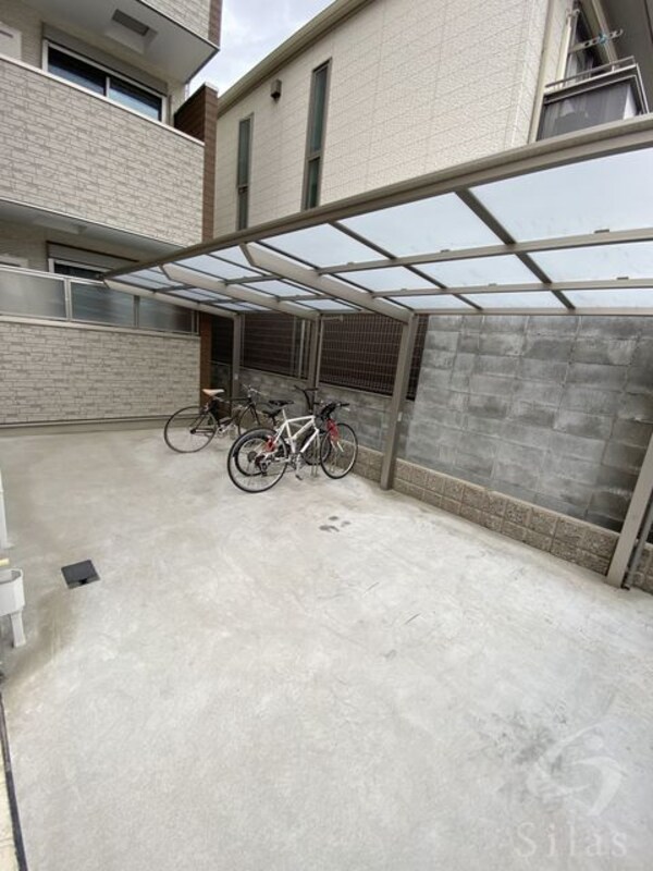 敷地内/建物