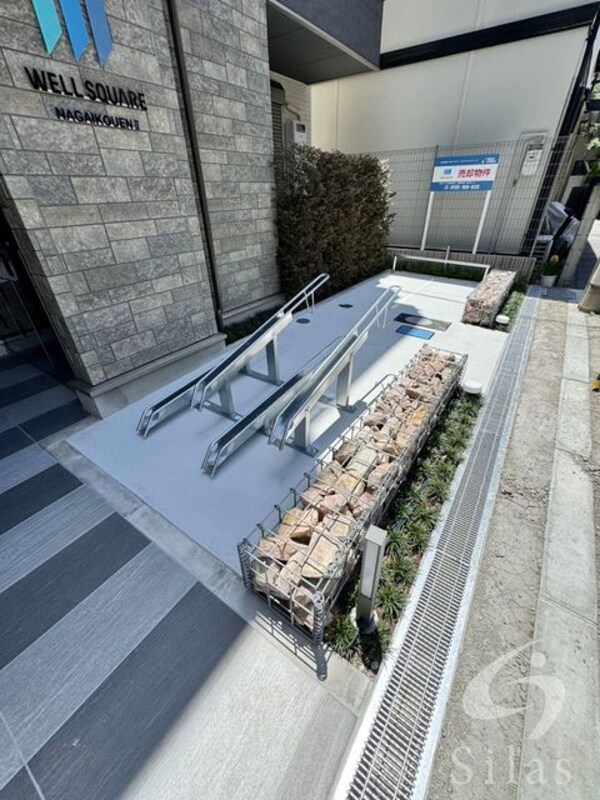 敷地内/建物