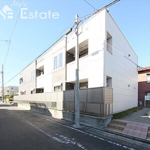 レジデンス鶴田外観写真