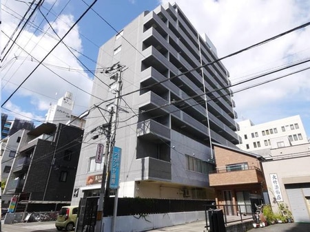 ロイヤルパーク大町外観写真