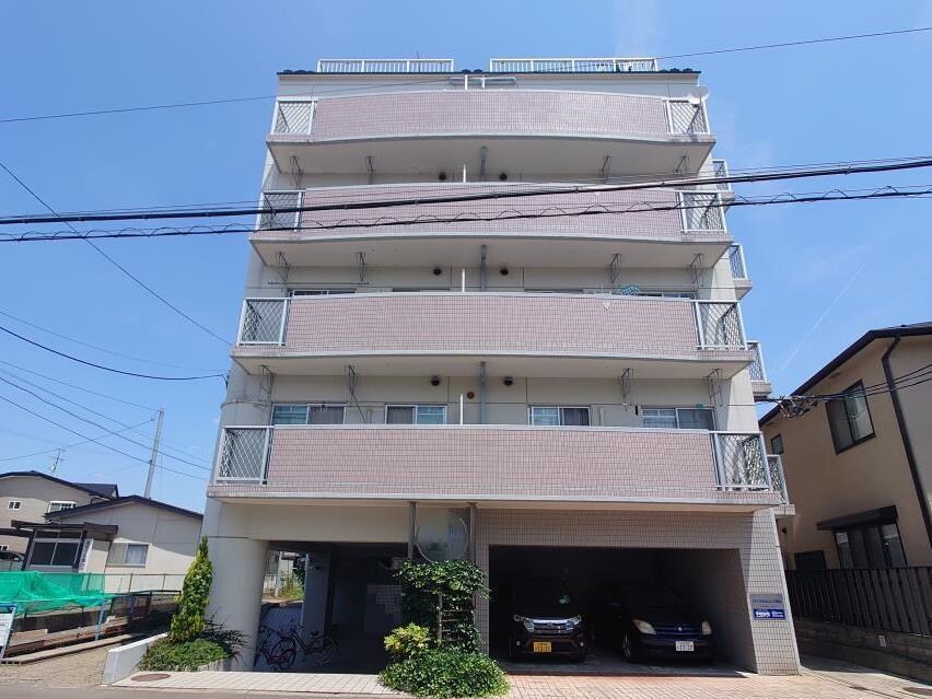 ロイヤルヒルズ高松の物件外観写真