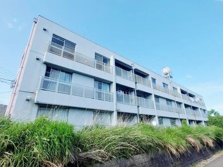 荒巻ハイツ３号棟外観写真