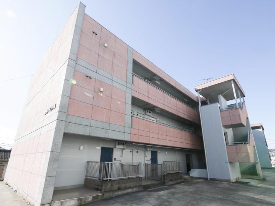 荒巻ハイツＡ棟の物件外観写真