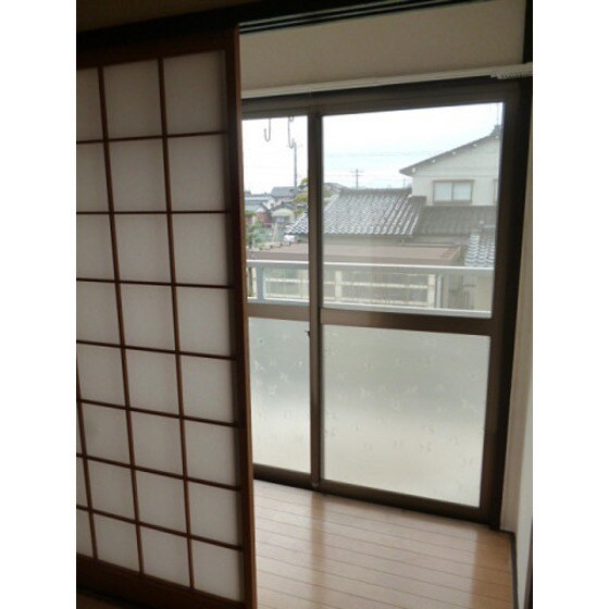 物件内観写真11　(ｻﾝﾙｰﾑ)