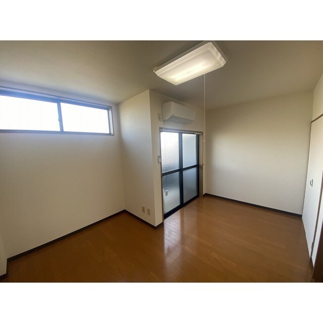 物件内観写真5　(洋室)