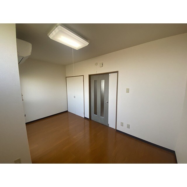 物件内観写真8　(洋室)