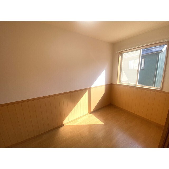 物件内観写真6　(洋間)