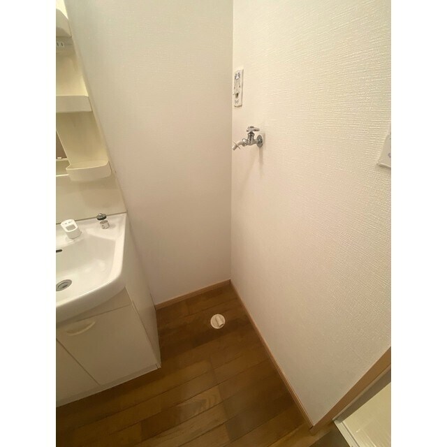 物件内観写真10　(洗濯機置き場)