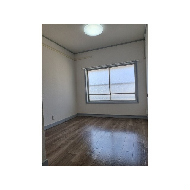 物件内観写真4　(洋室（玄関側）)