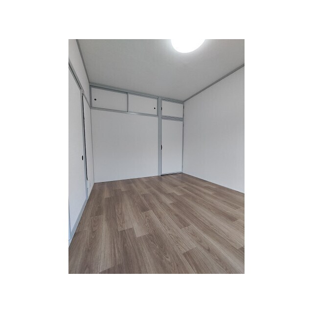 物件内観写真14　(洋室（リビング側）)