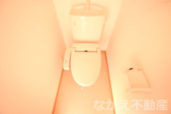 トイレ(コンパクトで使いやすいトイレです)