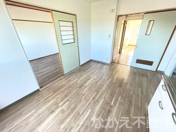 居室(ゆったり過ごせる居間です)