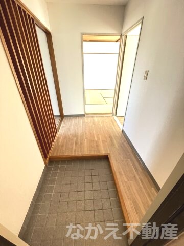 物件内観写真11　(落ち着いた玄関です)