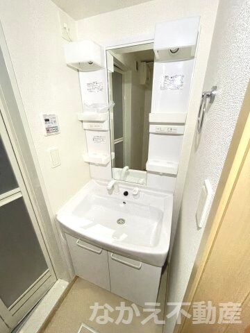 物件内観写真6　(コンパクトで使いやすい洗面所)