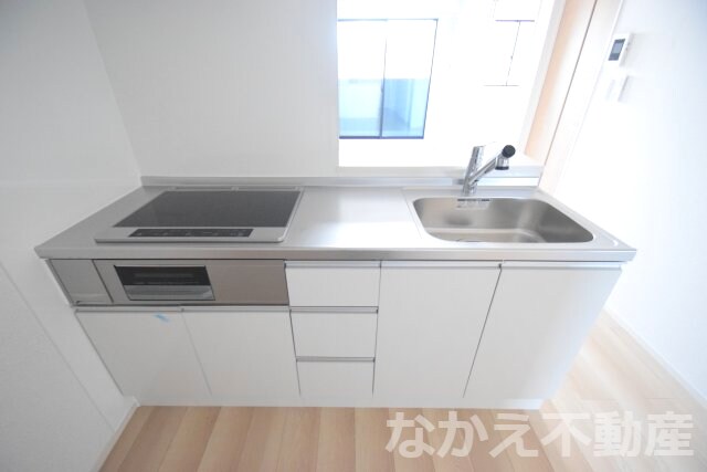 物件内観写真4　(コンパクトなキッチンで掃除もラクラク)