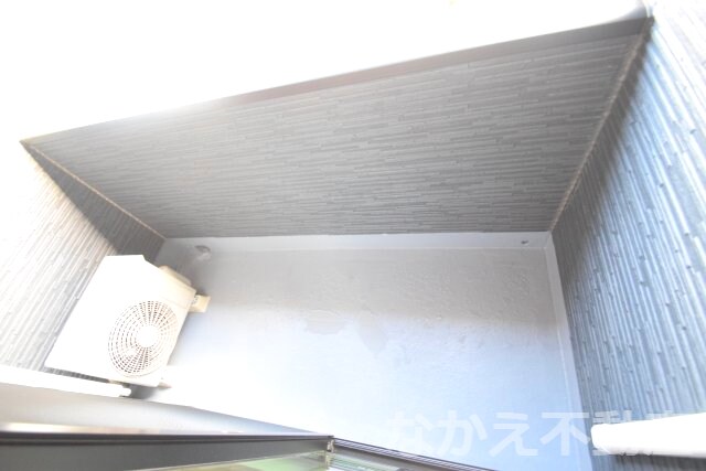 物件内観写真9　(外からの目が気にならないバルコニーで洗濯物が干せます)