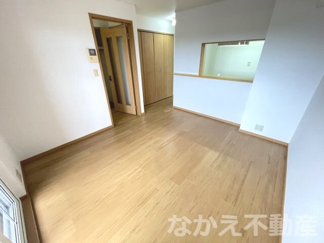 物件内観写真2　(使いやすいリビングです)