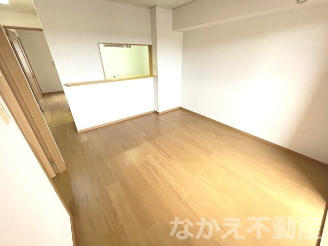 物件内観写真15　(ゆったり過ごせる居間です)
