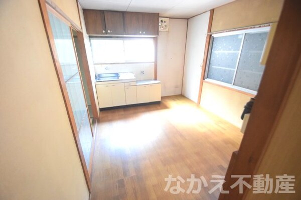 居室(おしゃれな居間です)