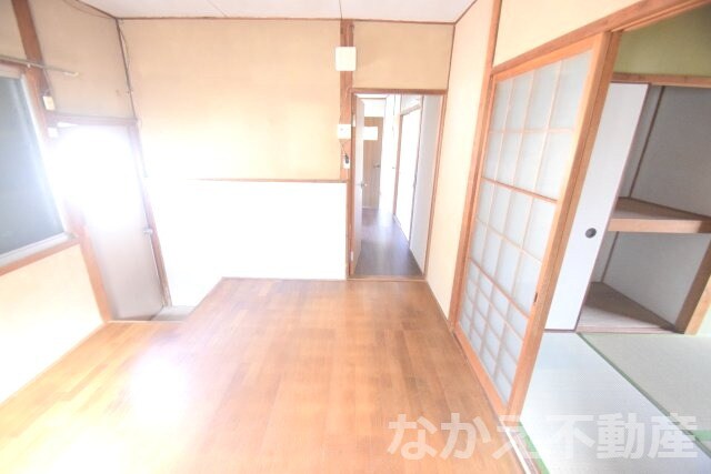 物件内観写真4　(使いやすいリビングです)