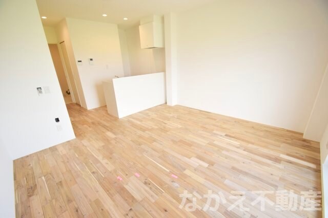 物件内観写真3　(使いやすい居間です)