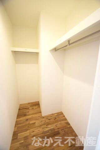 物件内観写真10　(収納豊富です)