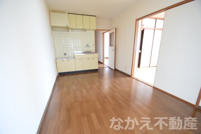 物件内観写真2　(使いやすい居間です)