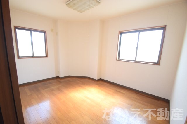 物件内観写真3　(ゆとりの広さです)