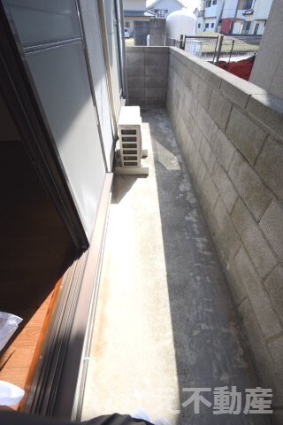 物件内観写真10　(バルコニーからの眺めを楽しみながら食事をしませんか)