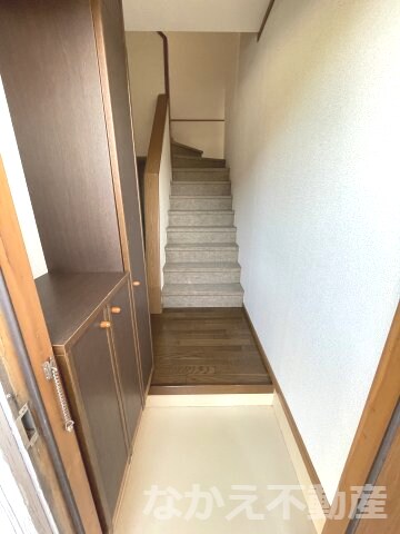 物件内観写真10　(シンプルで使いやすい玄関です)