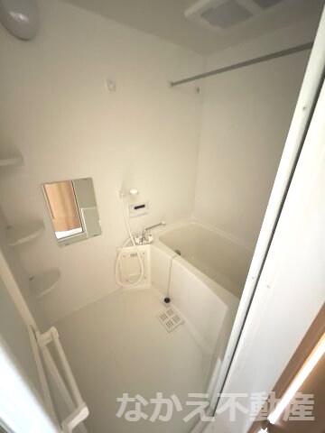 物件内観写真7　(日々の疲れを癒すお風呂付です)