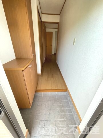 物件内観写真10　(きれいな玄関です)