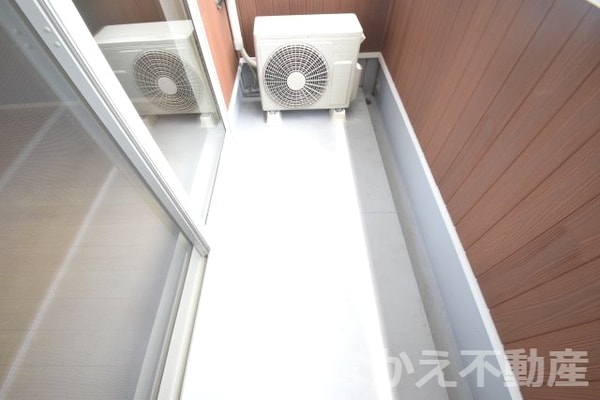 バルコニー(落ち着いた時間を過ごせるバルコニーです)