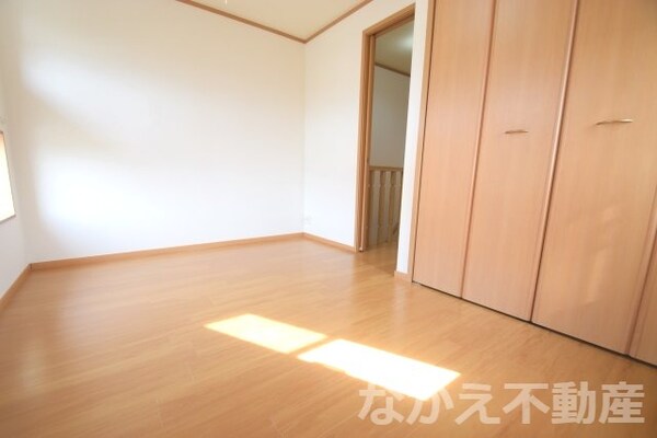 寝室(ゆとりの広さです)