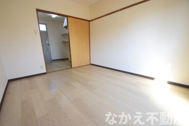 物件内観写真7　(使い勝手のいい洋室です)