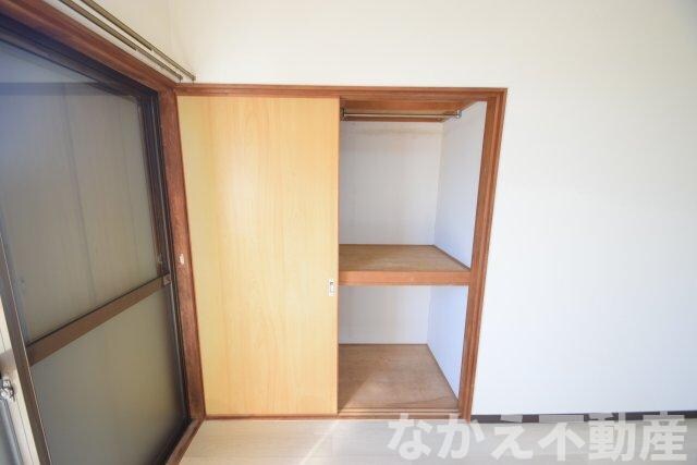 物件内観写真13　(収納豊富です)