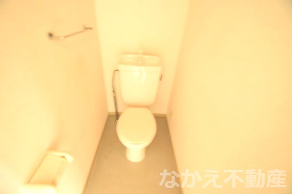 トイレ(コンパクトで使いやすいトイレです)