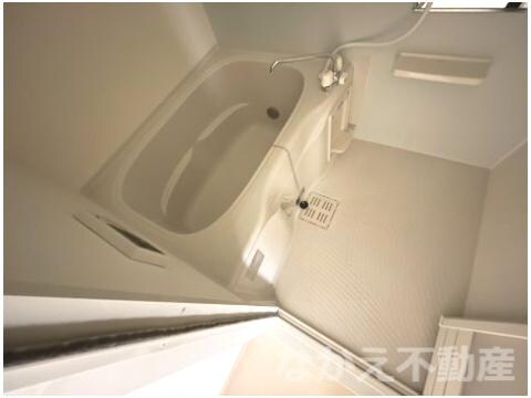 物件内観写真5　(コンパクトで使いやすいお風呂です)