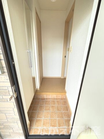 物件内観写真8　(きれいな玄関です)