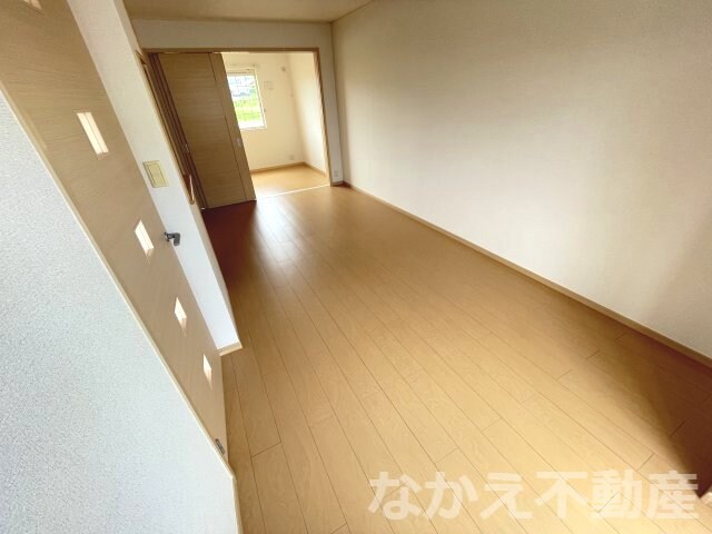 物件内観写真14　(使いやすい居間です)