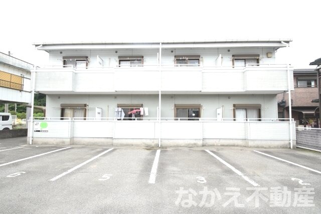 物件外観写真1　(外観もきれいです)