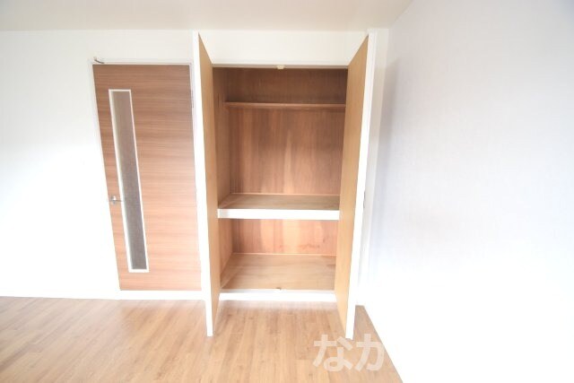 物件内観写真10　(大きなスペースがあり、収納には困りません)
