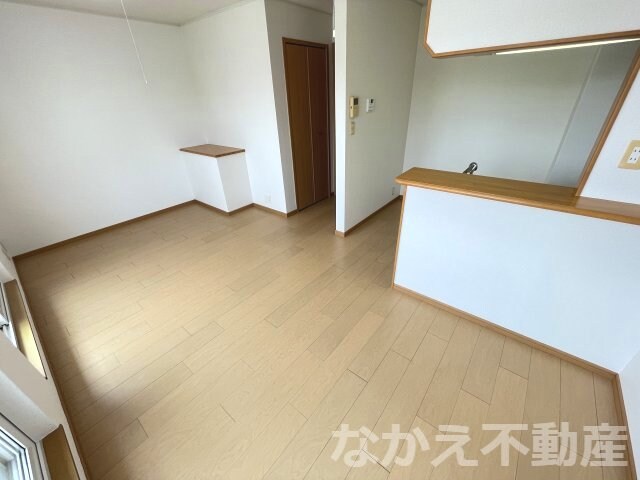 物件内観写真2　(ゆったり過ごせる居間です)