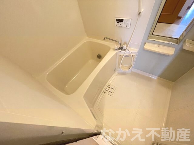 物件内観写真4　(日々の暮らしに欠かせないお風呂です)