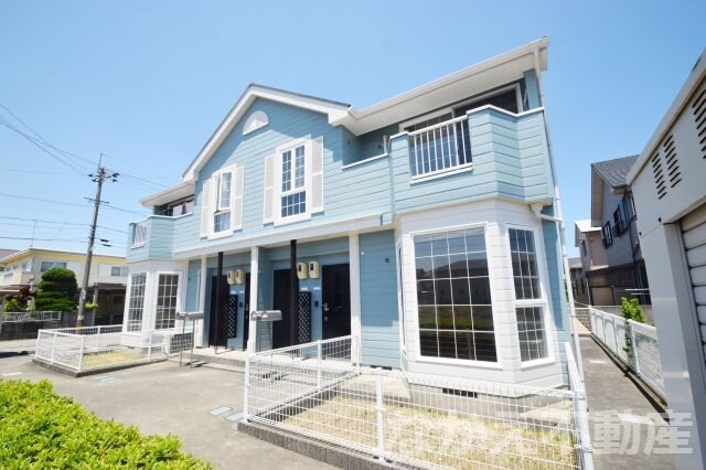 物件外観写真1　(外観もきれいです)