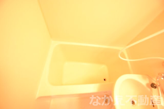 物件内観写真5　(コンパクトで使いやすいお風呂です)