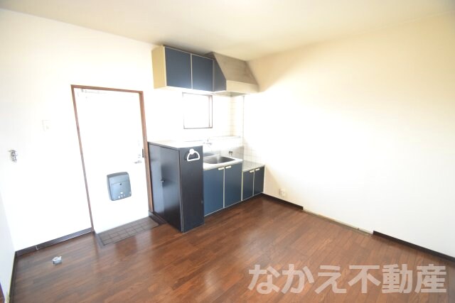 物件内観写真15　(こちらのリビングで趣味の時間をお楽しみください)