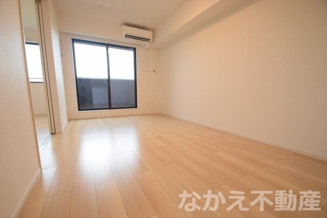 物件内観写真3　(ゆったり過ごせる居間です)