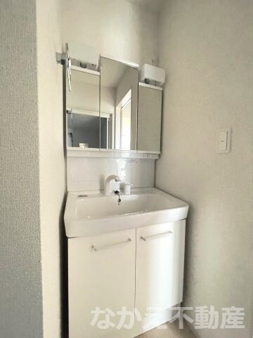 物件内観写真7　(忙しい朝には欠かせない洗面所です)