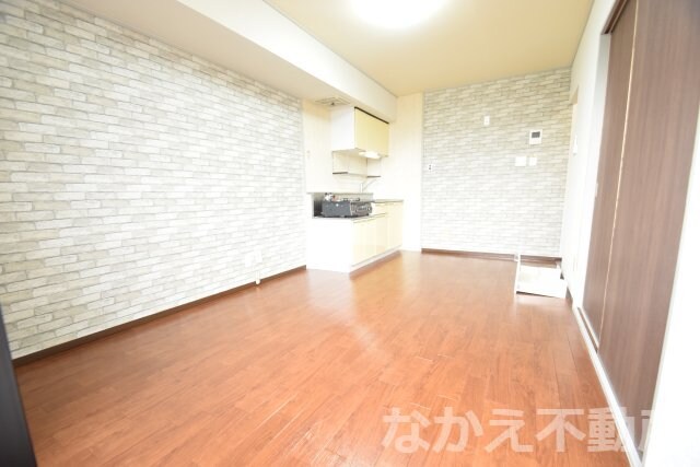 物件内観写真2　(おしゃれなリビングです)